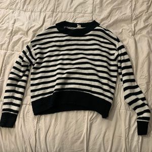 H&M Cropped Sweater (M)